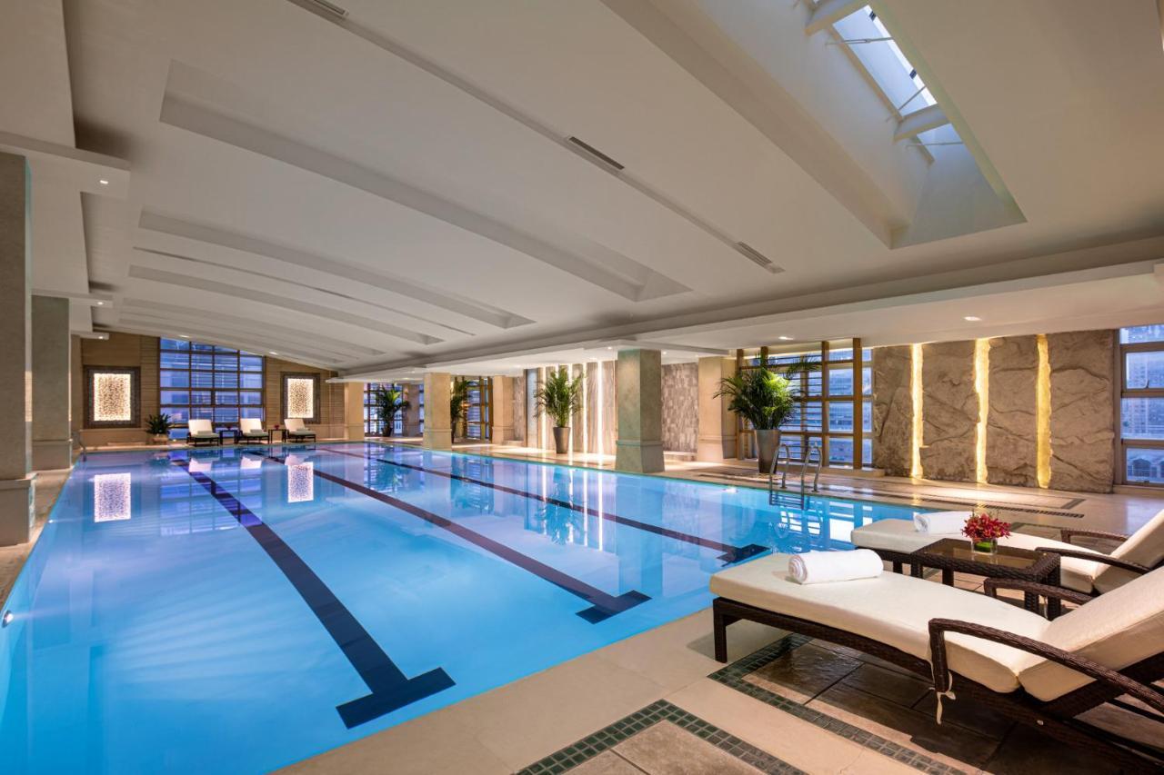 Crowne Plaza Shanghai Nanjing Road By Ihg Ngoại thất bức ảnh The pool at the Mandarin Oriental, Beijing