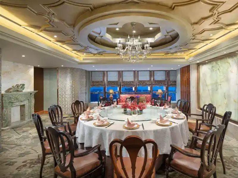 Crowne Plaza Shanghai Nanjing Road By Ihg Ngoại thất bức ảnh A private dining room at the restaurant