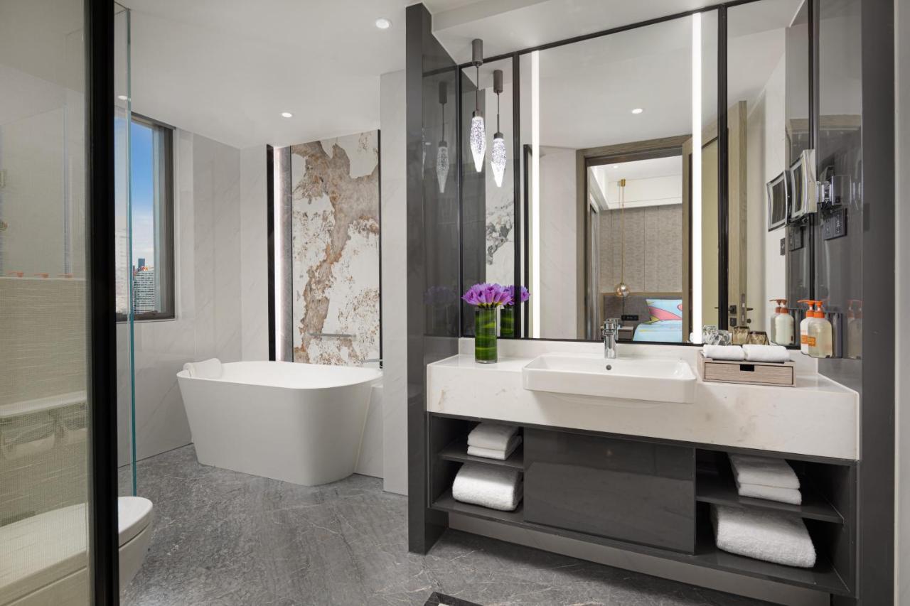 Crowne Plaza Shanghai Nanjing Road By Ihg Ngoại thất bức ảnh Bathroom