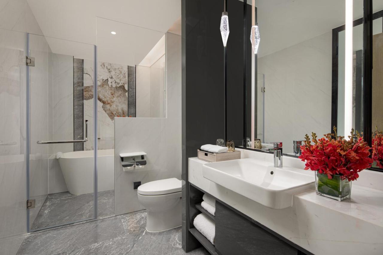 Crowne Plaza Shanghai Nanjing Road By Ihg Ngoại thất bức ảnh A bathroom