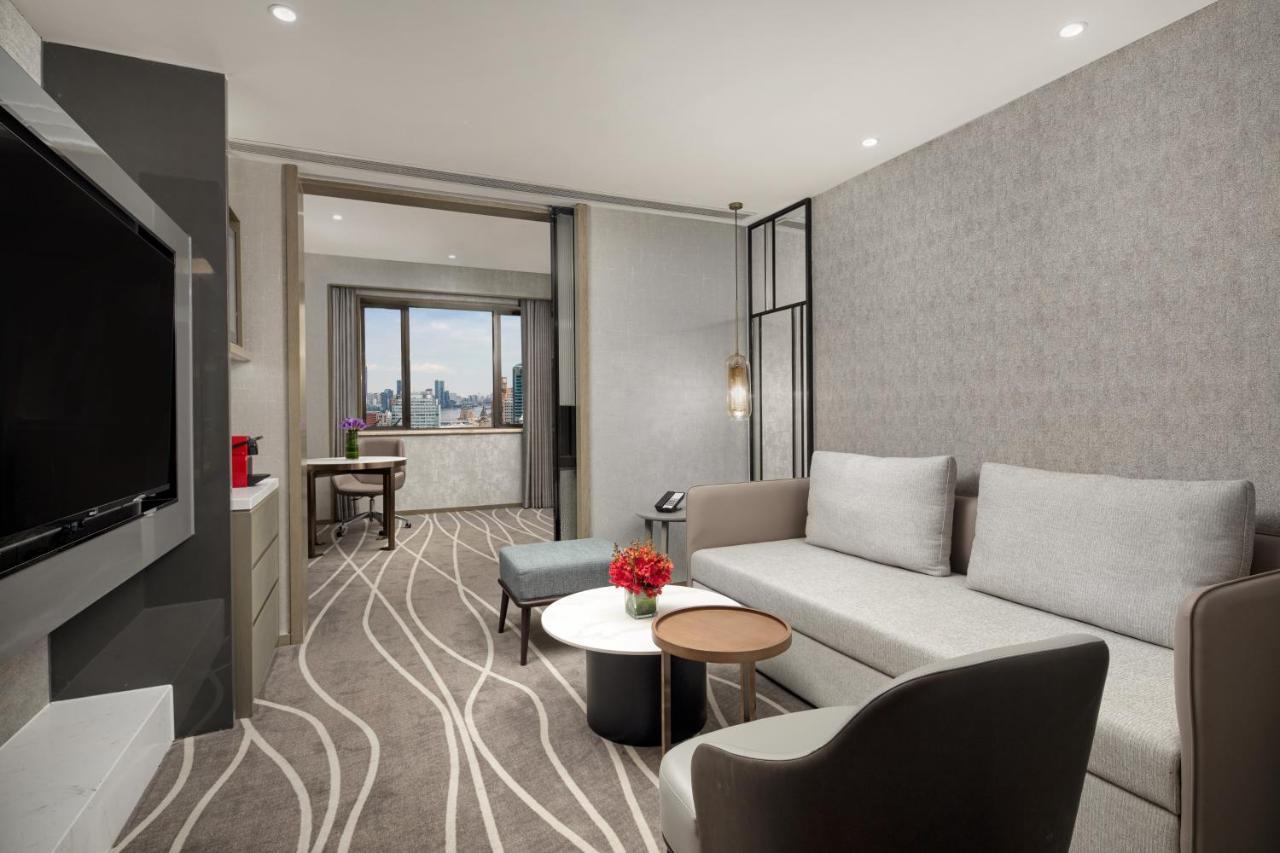 Crowne Plaza Shanghai Nanjing Road By Ihg Ngoại thất bức ảnh A suite at the hotel